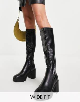 Botas negras elásticas por la rodilla con tacón alto Puncture de Public Desire Wide Fit