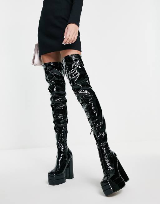 Solitario Generador Normalización Botas negras por encima de la rodilla con tacón alto y plataforma de charol  Kathleen de ASOS DESIGN | ASOS