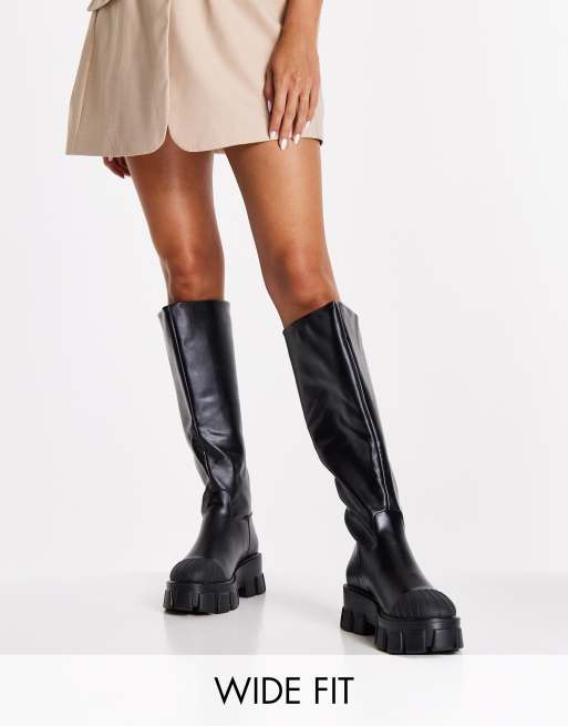 Botas negras por la rodilla sin cierres con suela gruesa de Truffle Collection Wide Fit