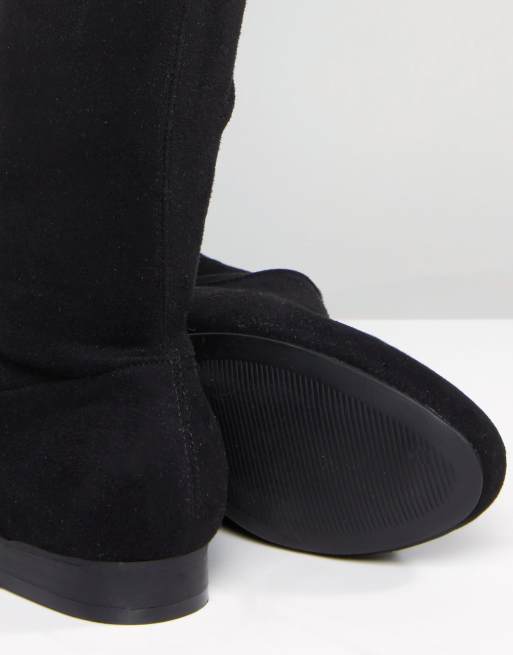 Casa de la carretera George Eliot bandera Botas planas de caña ancha por encima de la rodilla KASBA de ASOS | ASOS