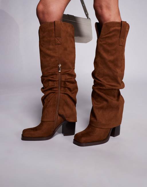 Botas por encima de la rodilla color tostado de estilo wéstern con detalle plegado de ante Kalvin de Simmi London