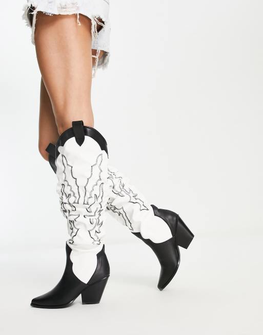 Botas por la rodilla blancas y negras estilo cowboy con diseño fruncido Rodeo de Public Desire ASOS