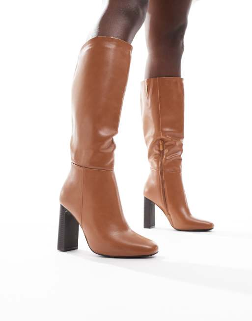 Botas por la rodilla color camel con tacón apilado Boost de SEQWL