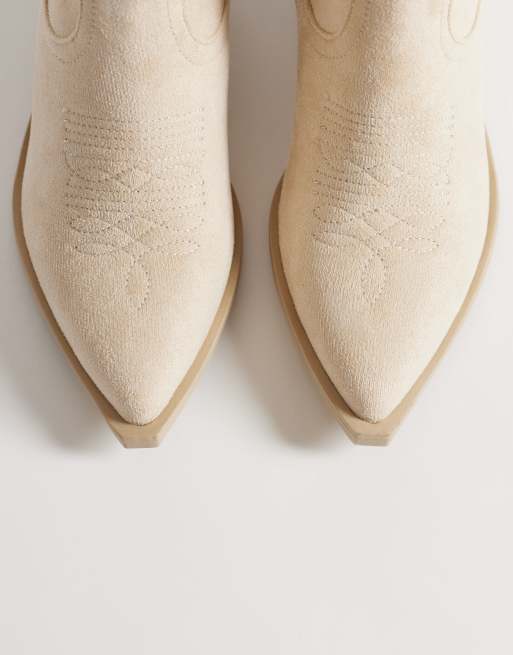 Botas por la rodilla color crema de estilo wéstern de SEQWL, 3 de 4
