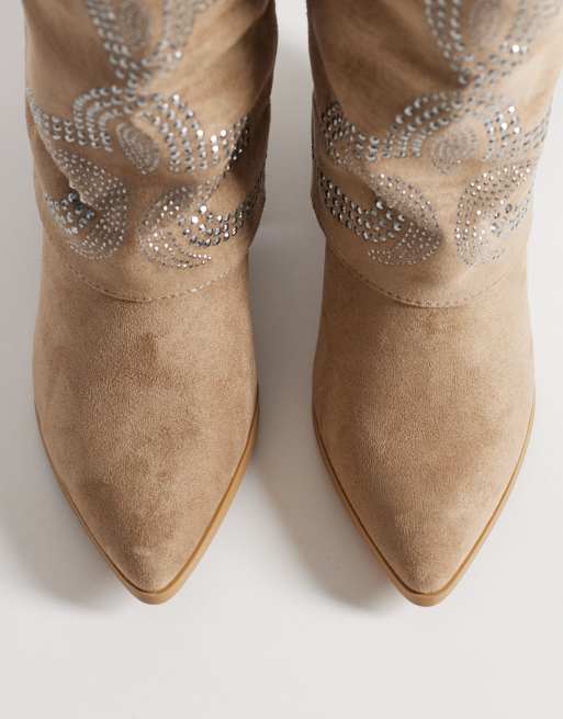Botas por la rodilla marrón topo de estilo wéstern con abalorios y acabado microtexturizado de SEQWL, 2 de 4