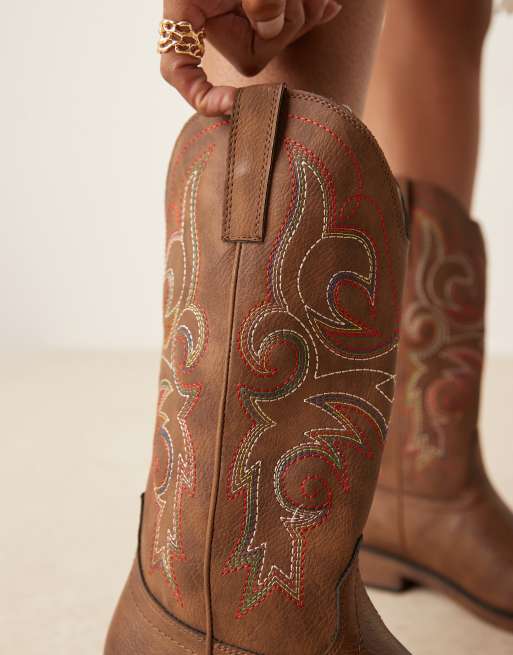 Botas por la rodilla marrones de estilo wéstern de Glamorous Wide Fit, 4 de 4