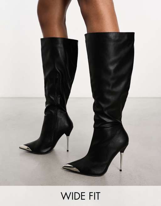 Botas por la rodilla negras de poliuretano con detalle de tacón de metal Finery de Public Desire Wide Fit