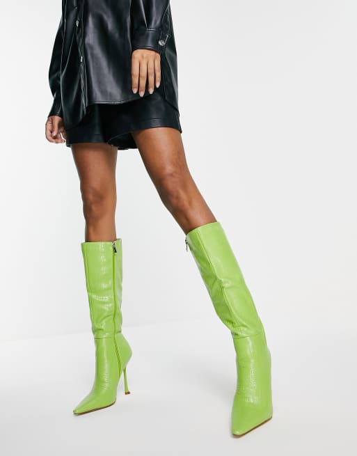 Botas por las rodillas color lima de efecto cocodrilo con tacón de aguja de SIMMI London