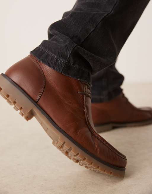 Botas tostadas de cuero con suela dentada y detalle de bandeleta de ASOS DESIGN, 2 de 4