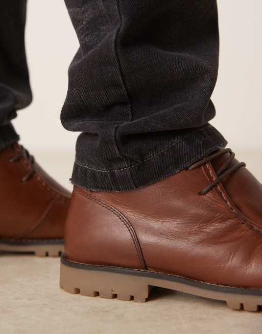 Botas tostadas de cuero con suela dentada y detalle de bandeleta de ASOS DESIGN, 3 de 4