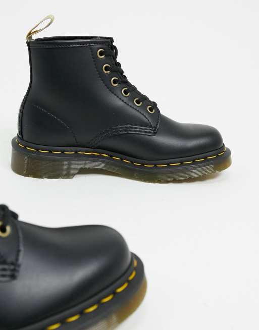 Botas veganas con ojales en negro 101 de Dr Martens | ASOS