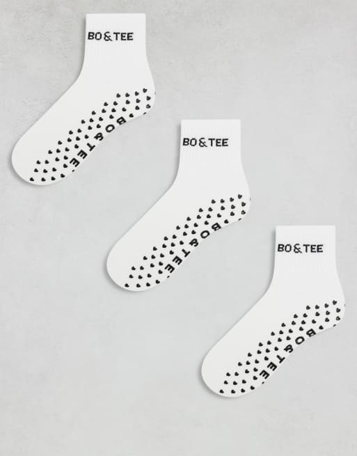 Bo+Tee Everyday 3pk pilates socks bundle in white