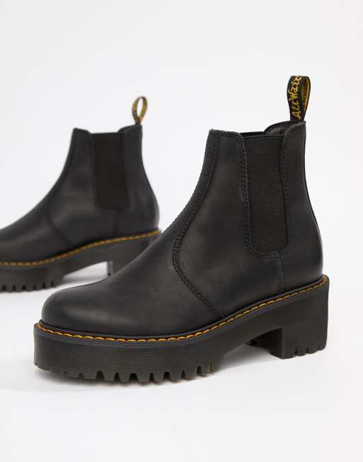 verbo puenting Reunión Botines Chelsea de tacón en negro cuero Rometty de Dr.Martens | ASOS