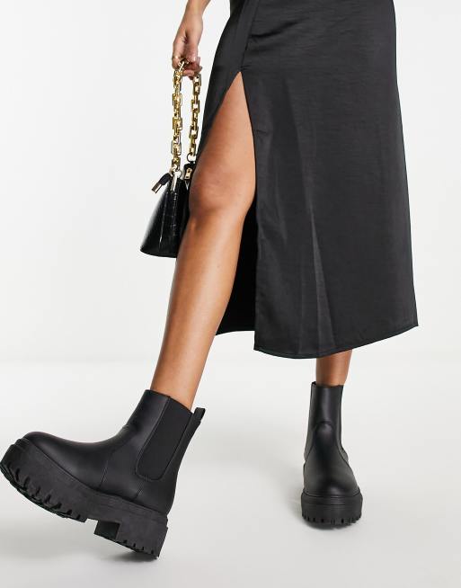 Botines negros con suela gruesa de New Look ASOS