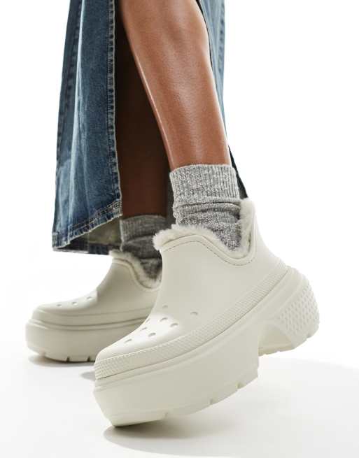 Botines color crema con forro Stomp de Crocs