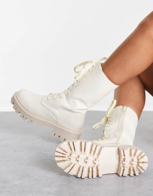 Botines color crudo con cordones Beau de Public Desire
