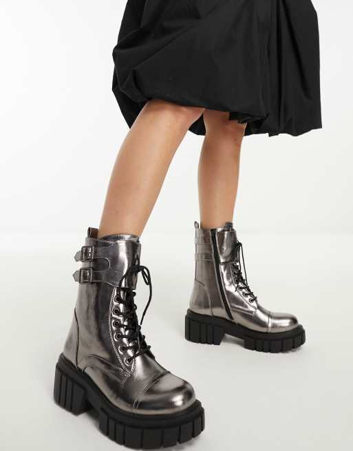 Botines color peltre estilo militar con suela gruesa de Glamorous