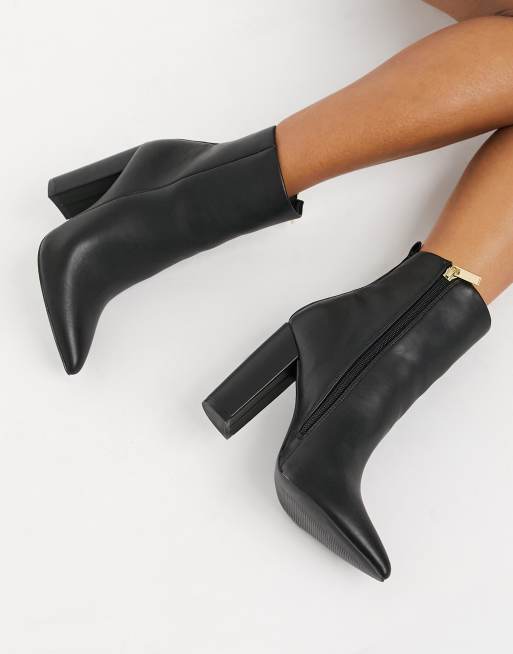 Botines de tacón con puntera de punta de QUPID