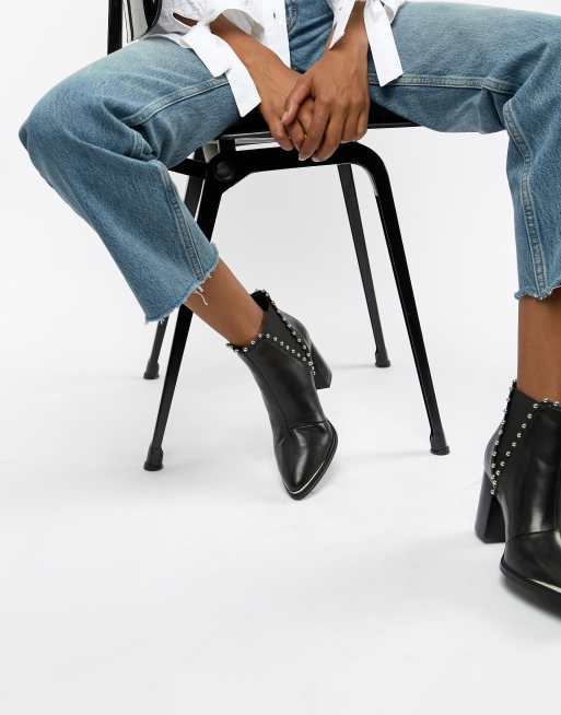 Botines de tacón con tachuelas de negro Himmer de Steve | ASOS