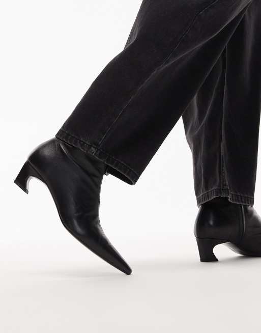 Botines negros con tacón bajo curvado Margot de Tony Bianco , 4 de 4