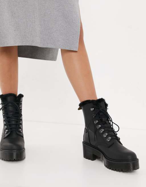 Botines negros con tacón forro mullido Leona de Dr Martens | ASOS