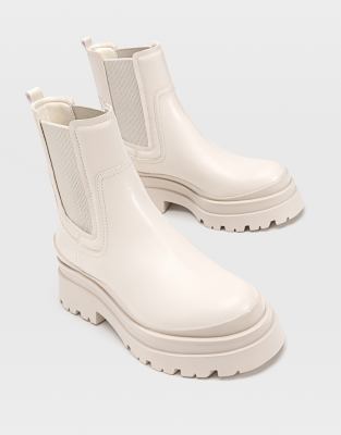   Asos Ботинки челси цвета экрю на массивной подошве Stradivarius-Белый