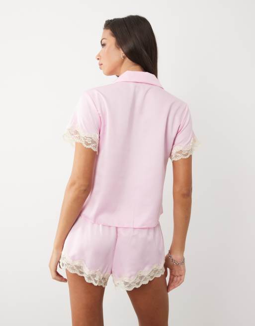 Boux Avenue - Amelia - Pyjama en satin avec manches courtes et revers, bordures en dentelle - Rose, 3 de 4