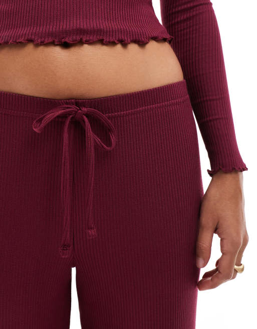Boux Avenue - Bordeaux pyjamassæt med langærmet slå-om-pyjamastop og bukser i strik, 2 af 4
