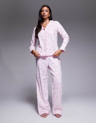 Boux Avenue - Fleece-Pyjama aus langärmligem Hemd und Hose mit Vichy-Karos und Schleifenmuster, in einer Tasche-Bunt