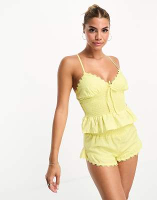 Boux Avenue - Gerafftes Set mit Camisole und Shorts in Zitronengelb mit Raffung und Gänseblümchendesign