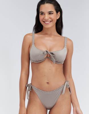 Tie Side 4