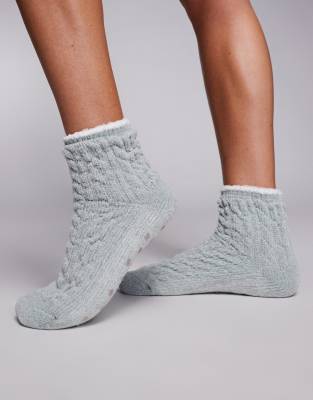 Boux Avenue - Kuschelsocken in Grau mit herzförmigen Zopfmuster