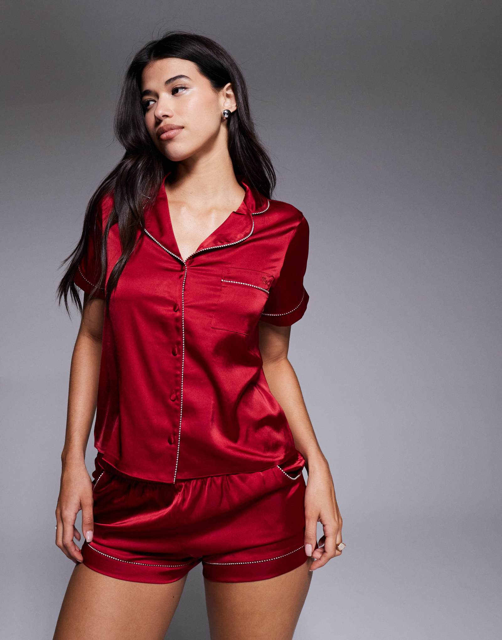 Роскошный атласный топ и шорты revere от Boux Avenue темно-красного цвета с окантовкой в полоску