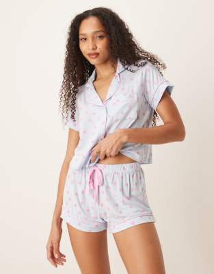 Boux Avenue - Modal-Set aus kurzärmligem Oberteil mit Reverskragen und Shorts in Blau mit Erdbeer-Print