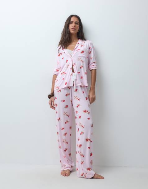 Boux Avenue pyjamasæt i modal med reverskrave og Love Toast i pink - view 1