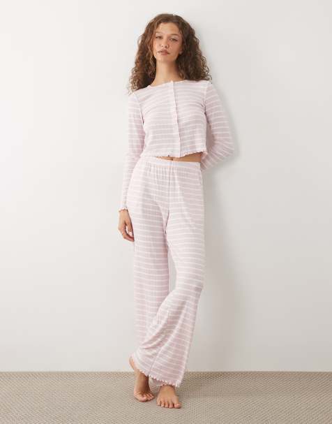 Boux Avenue – Rosarandig, pointellestickad pyjamas med knäppning - view 1
