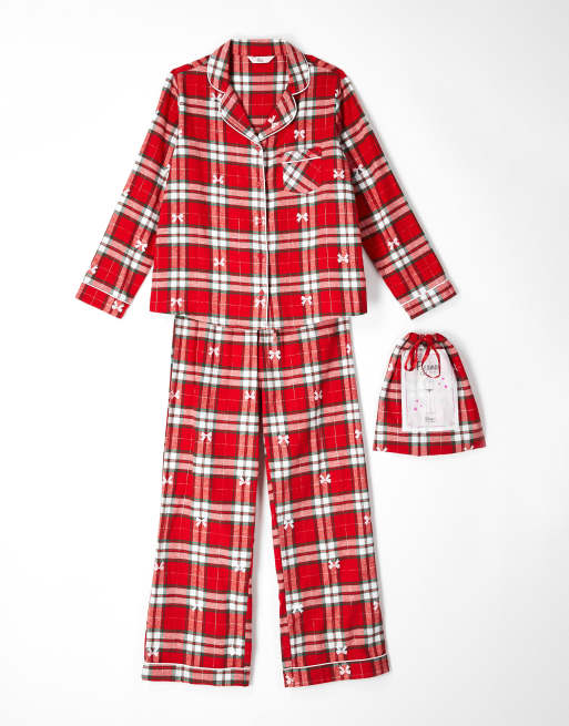 Boux Avenue – Rot karierter Fleece-Pyjama aus langärmligem Hemd und Hose, in einer Tasche, 2 von 4