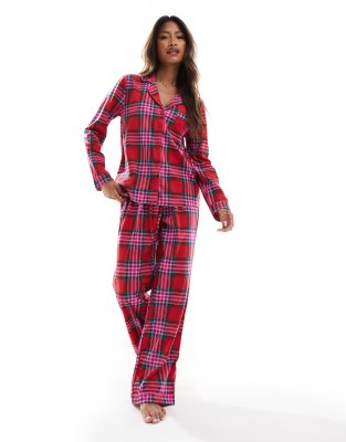 Boux Avenue - Weihnachtlicher Fleece-Pyjama in Rot kariert mit langärmligem Hemd und Hose, inkl. Tasche