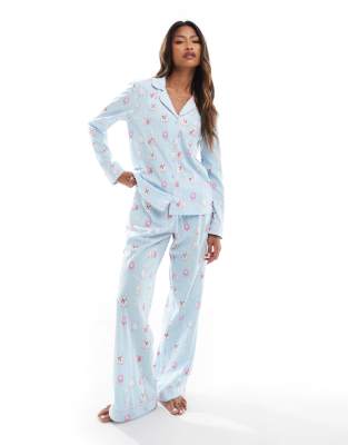 Boux Avenue - Weihnachtlicher Fleece-Pyjama mit langärmligem Hemd und Hose mit Eisbären-Print, inkl. Tasche-Blau