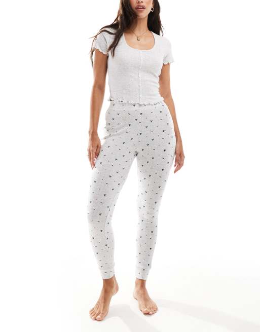 Boux Avenue – Zestaw o splocie pointelle w świąteczny wzór z motywem ostrokrzewu: top z krótkimi rękawami i legginsy