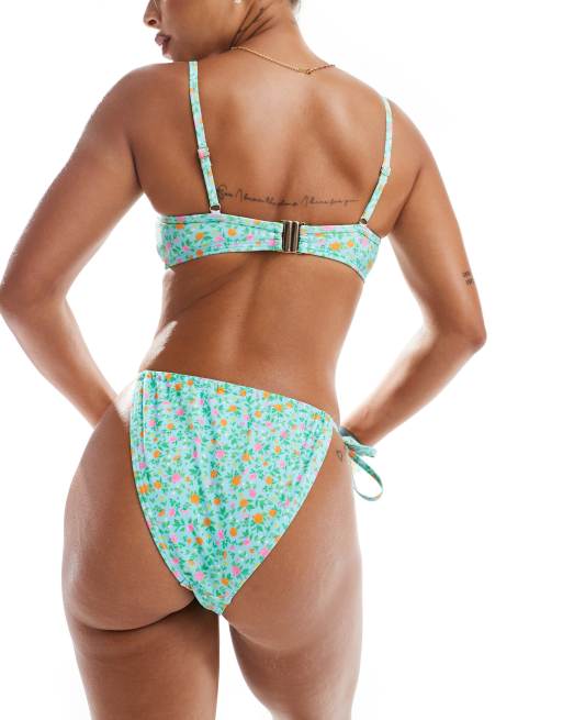 Braguitas de bikini azules anudadas a los laterales con estampado de florecitas de New Look, 3 de 4