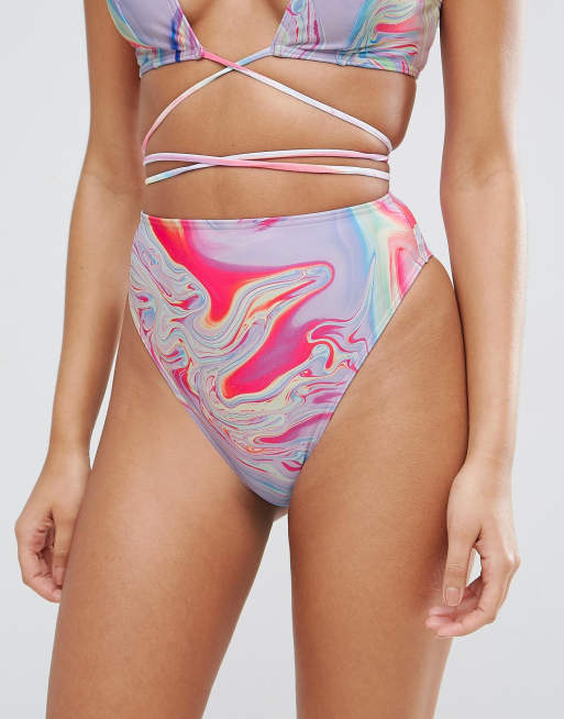 Braguitas de bikini de pernera y talle altos con diseño marmolado colorido de ASOS DESIGN