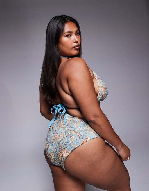 Braguitas de bikini de talle alto con estampado de cachemir Sarah de ASOS DESIGN Curve, 2 de 4