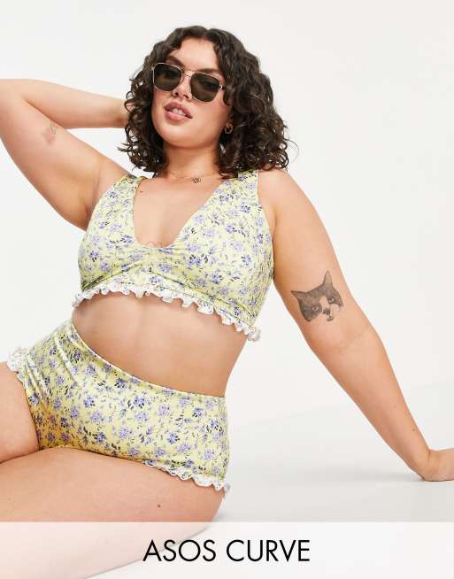 Braguitas de bikini de talle alto con estampado floral variado y volantes de ASOS DESIGN Curve