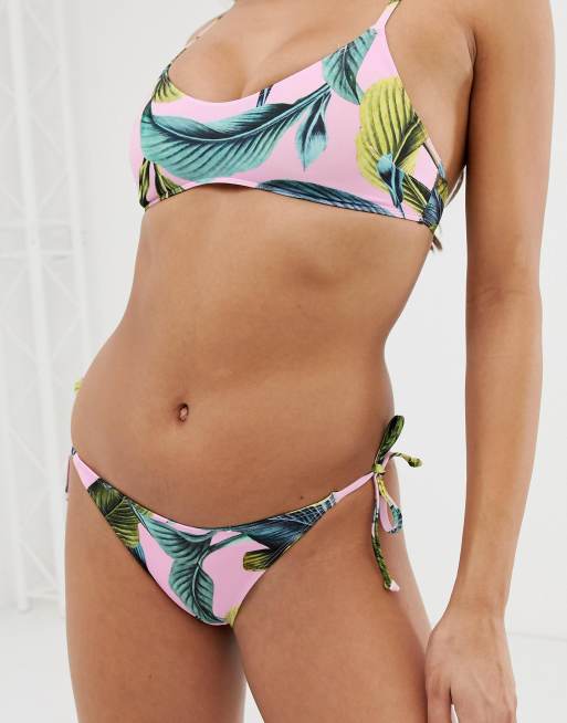 Bikini rosa con estampado tropical de Monki, 3 de 4