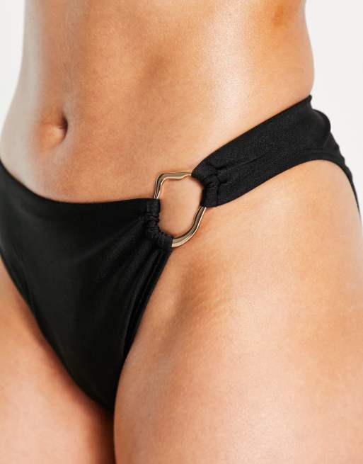 Braguitas de bikini negras de talle alto con anilla en el borde de River Island, 3 de 4
