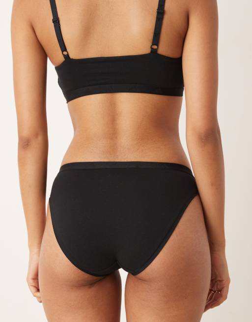 Braguitas de bikini negras elásticas de pernera alta con logo en el mismo tono de adidas, 3 de 4