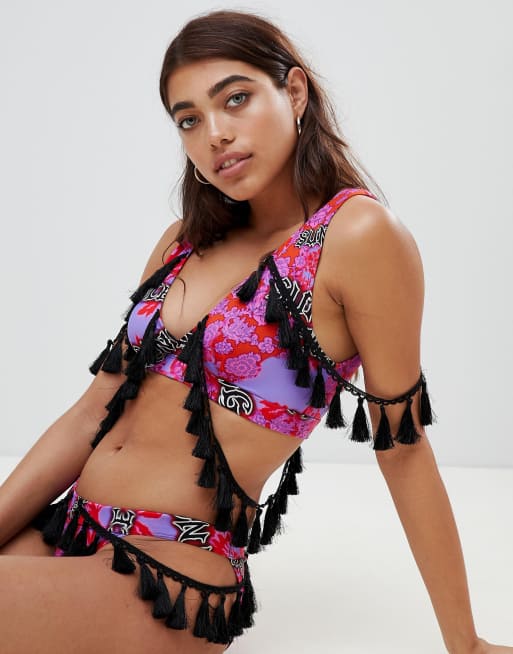 Braguitas de bikini tipo tanga con ribete de borlas y estampado Fierce de ASOS DESIGN, 4 de 4