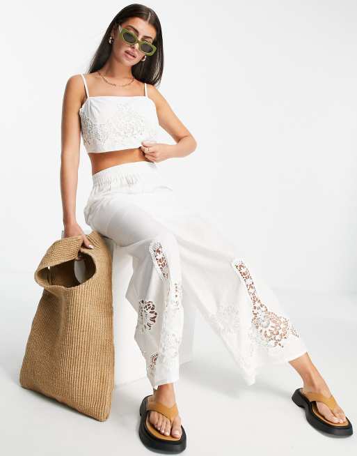 Bralette blanco con bordados y detalle de encaje de River Island (parte de un conjunto), 4 de 4