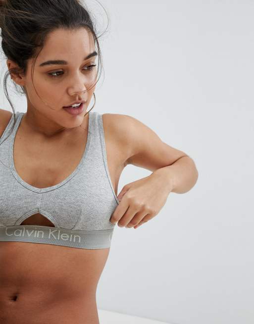 Sæt med body-bralette uden foring og trusse fra Calvin Klein, 2 af 2